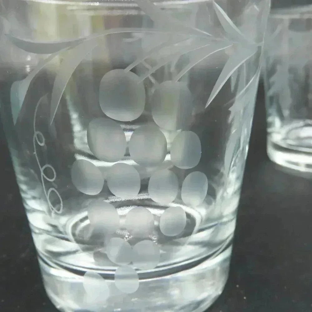 Anchor Hocking Grape Etched Mid-Century Low-Ball Glassware Set of 4 Vintage - Picture 4 of 5